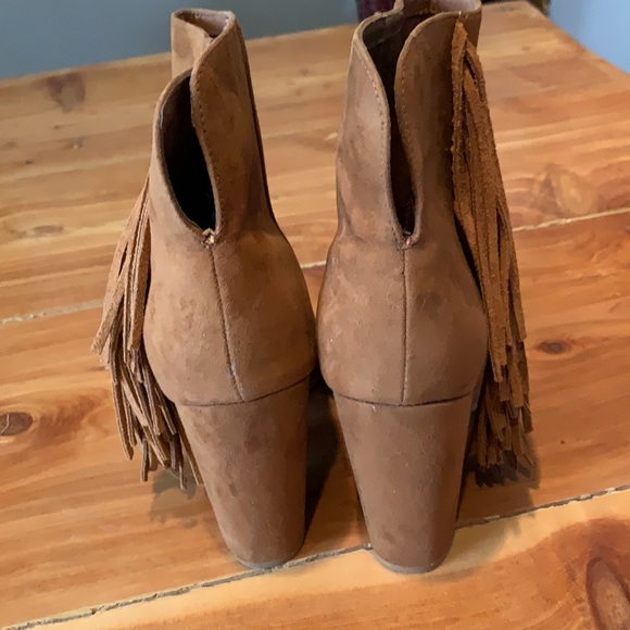 Suede Tan size 9 booties with fringe - Picture 4 of 5